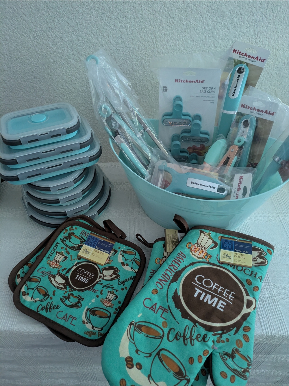 FINAL DEAL! KitchenAid Turquoise Kitchen Tool Set with Coffee-Themed Oven Mitts